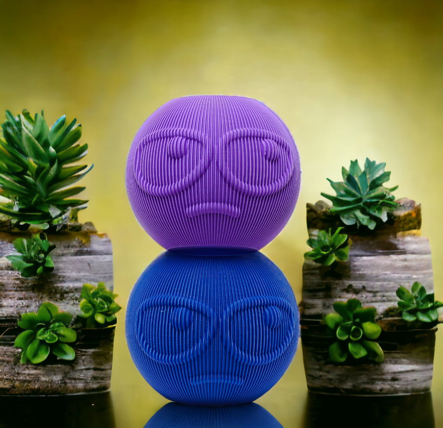 Suspicious Dude Face Planter - Funny Emoji-Inspired Plant Decor for Home & Garden