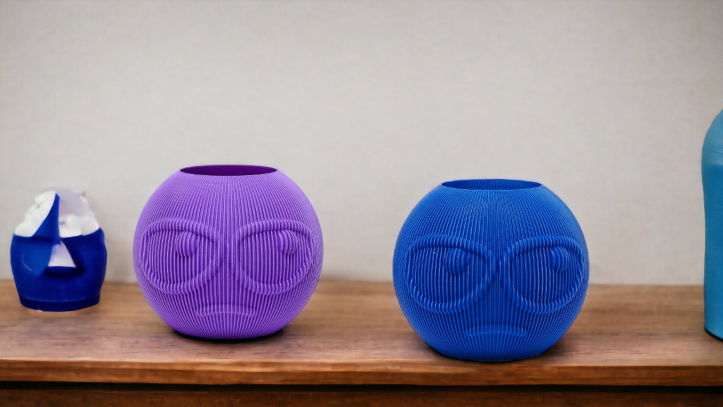 Suspicious Dude Face Planter - Funny Emoji-Inspired Plant Decor for Home & Garden