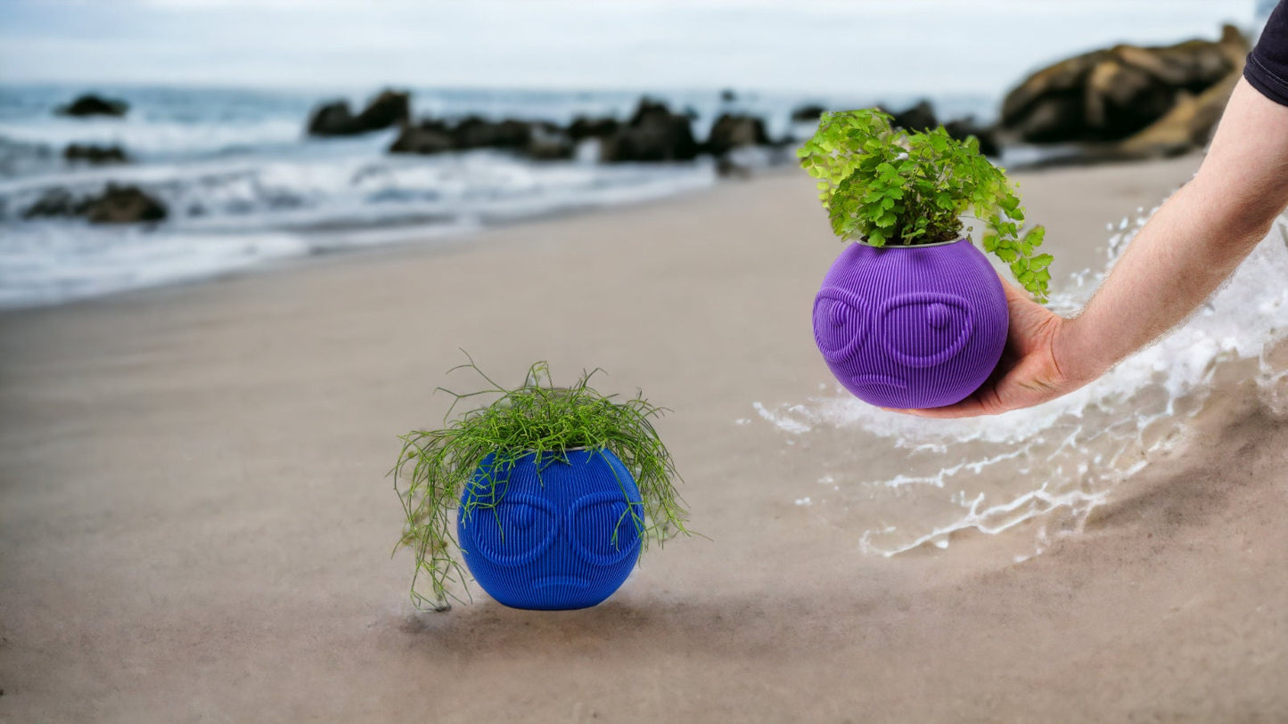 Suspicious Dude Face Planter - Funny Emoji-Inspired Plant Decor for Home & Garden