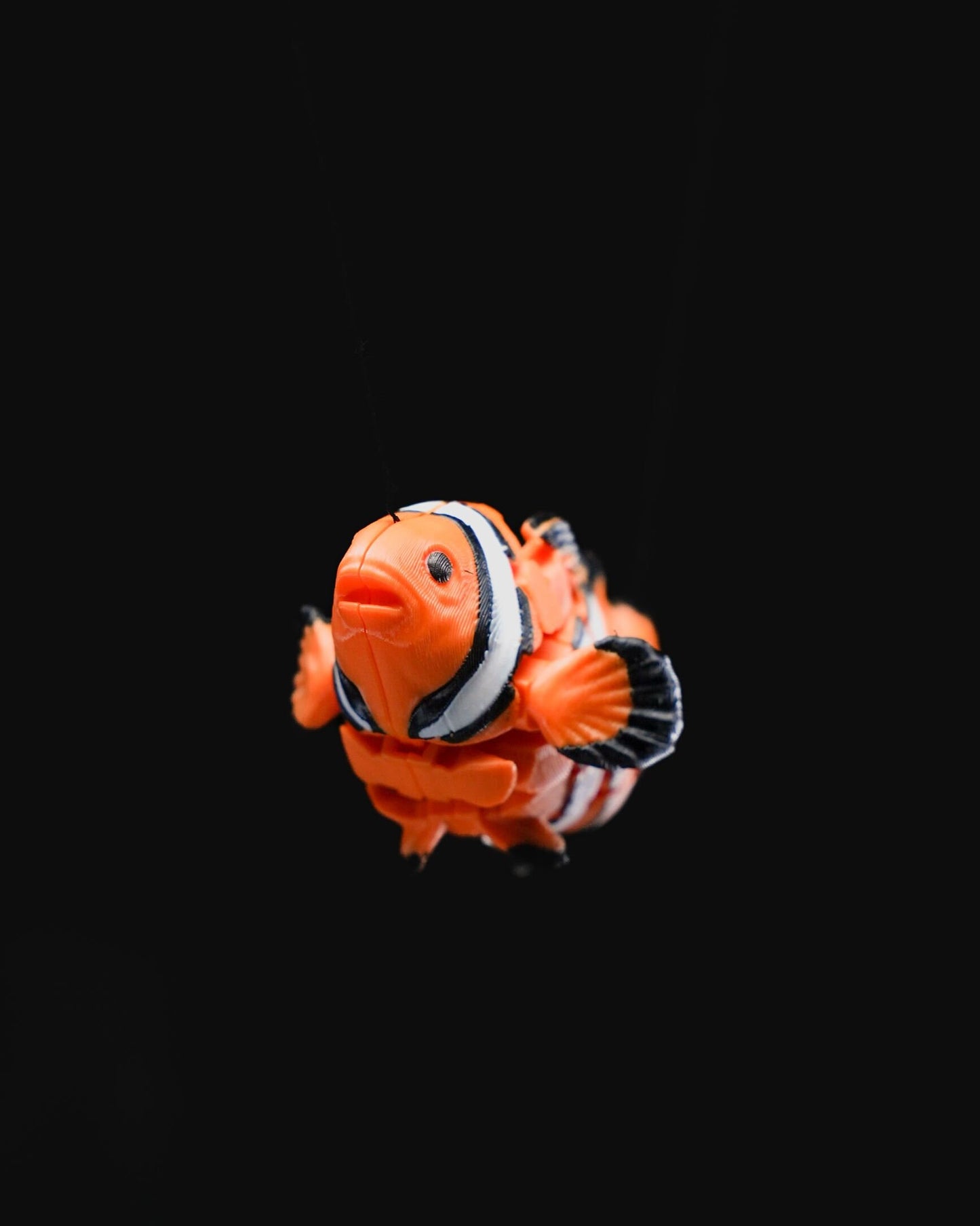 Clown Fish Articulated Fidget Toy - Marine Life Articulating Desk Decor - Ocean Unique 3D Printed Desk Toy - Colorful Educational Play Gift