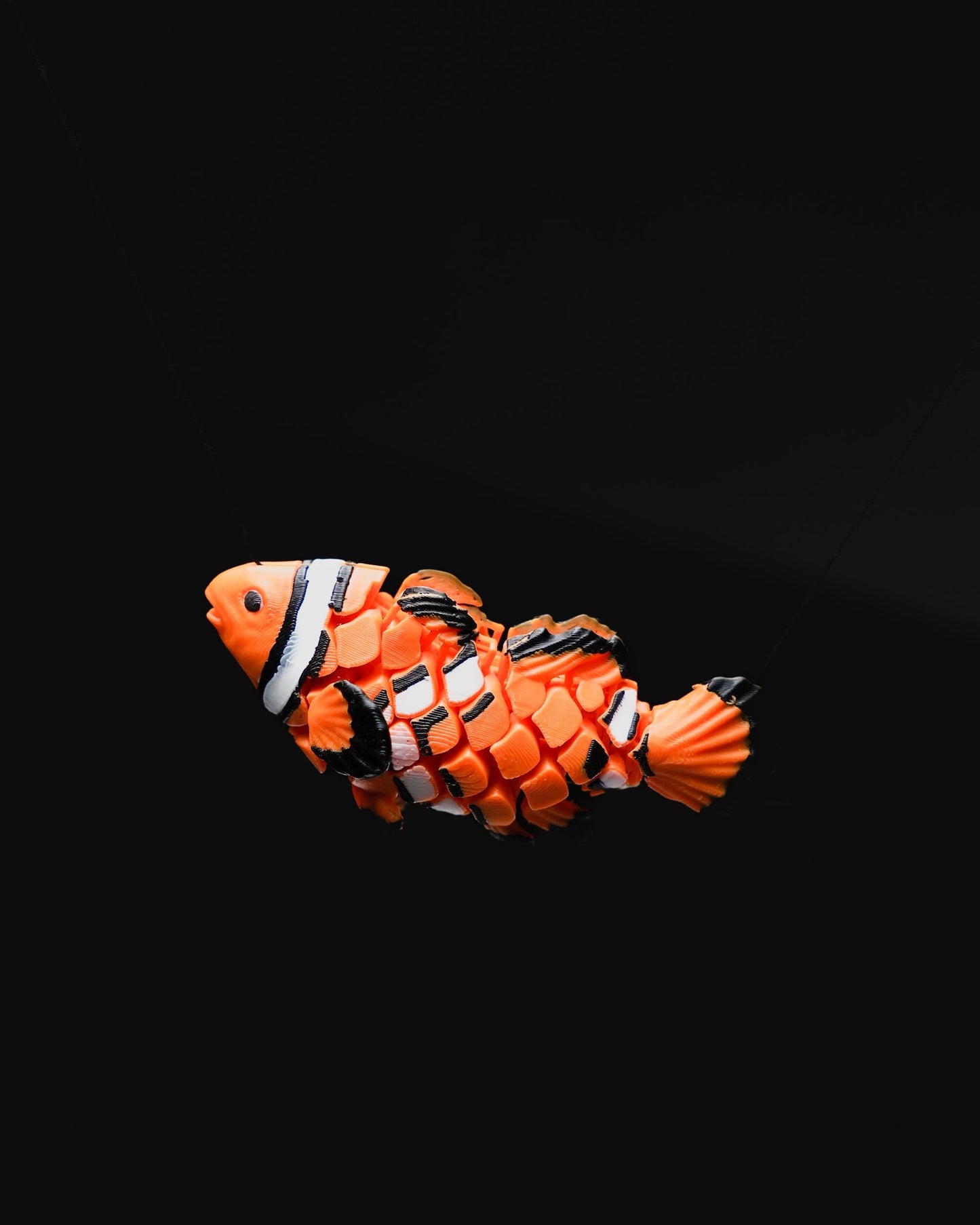 Clown Fish Articulated Fidget Toy - Marine Life Articulating Desk Decor - Ocean Unique 3D Printed Desk Toy - Colorful Educational Play Gift