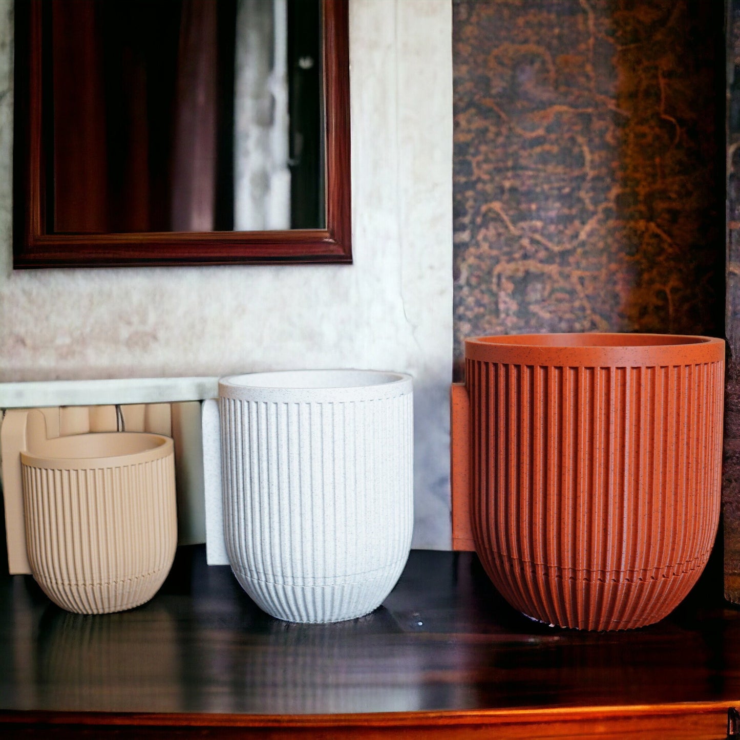 3D Printed Wall Mount Planter: Stylish Indoor Pot with Ribbed Design, Modern Home Decor