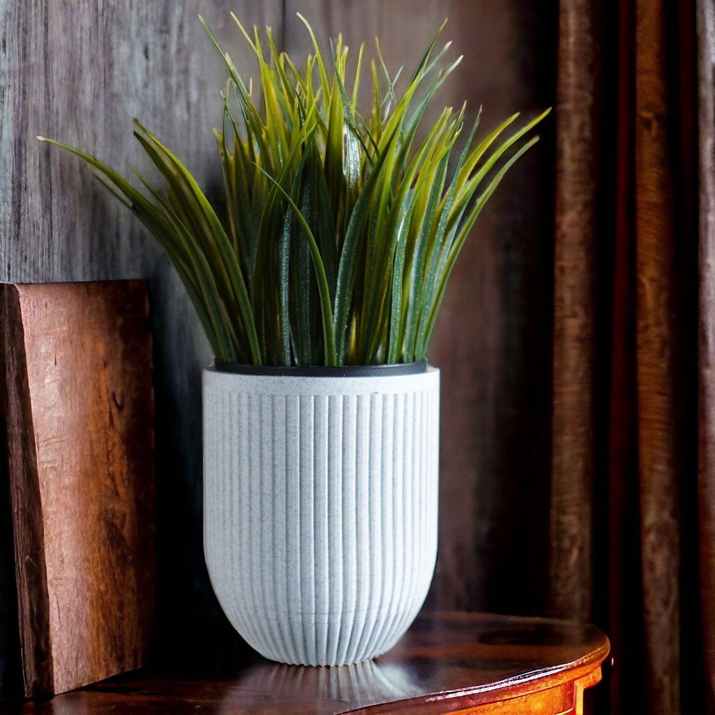3D Printed Wall Mount Planter: Stylish Indoor Pot with Ribbed Design, Modern Home Decor