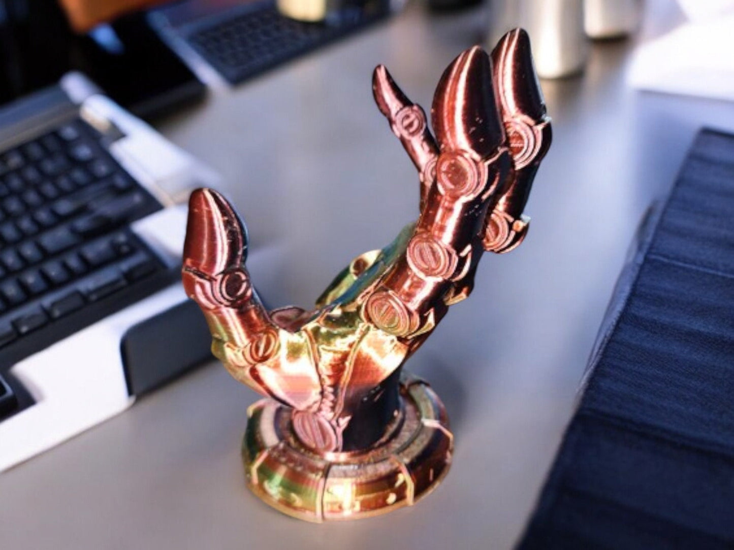 Android Robot Hand Phone Holder | 3D Printed Stand | Unique Gift for Tech Lovers | Desk or Home Decor