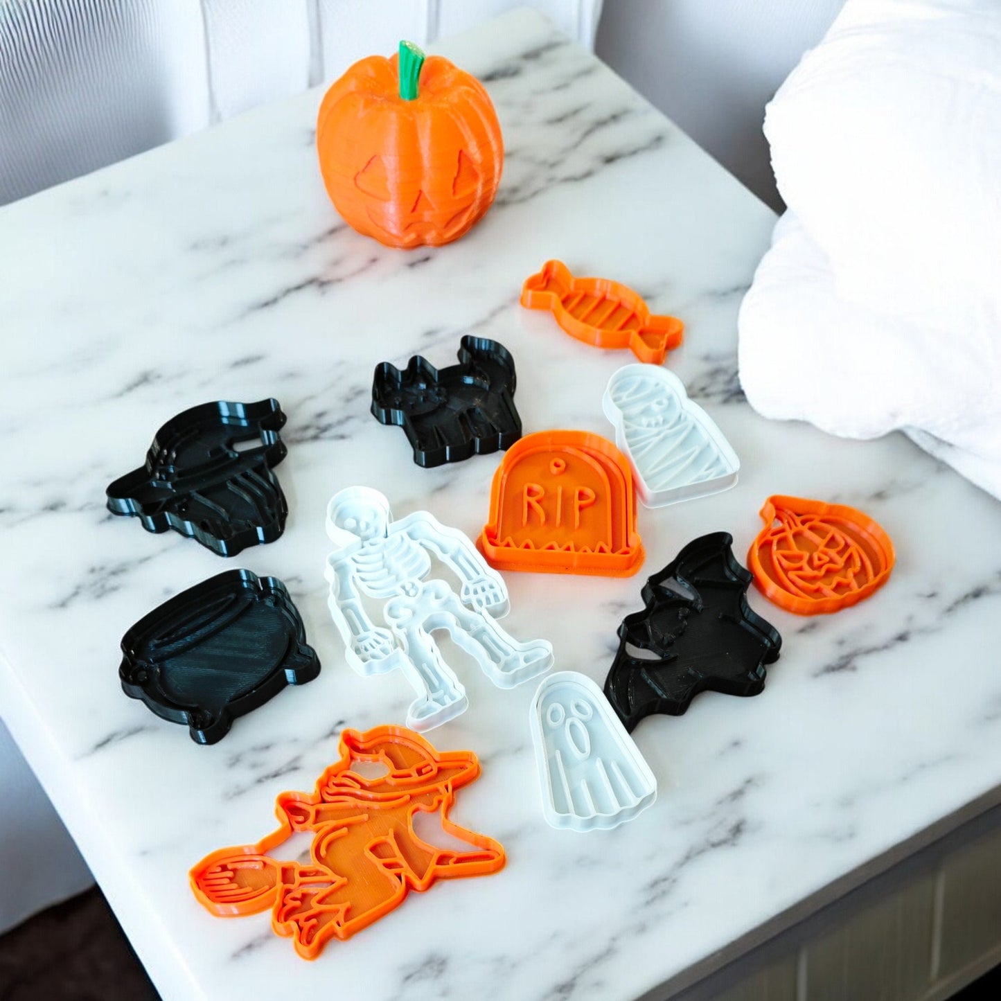 Halloween Cookie Cutters 3D Printed - Pumpkin, Skeleton, Bat, Ghost & Cauldron - Perfect for Baking Festive Treats!