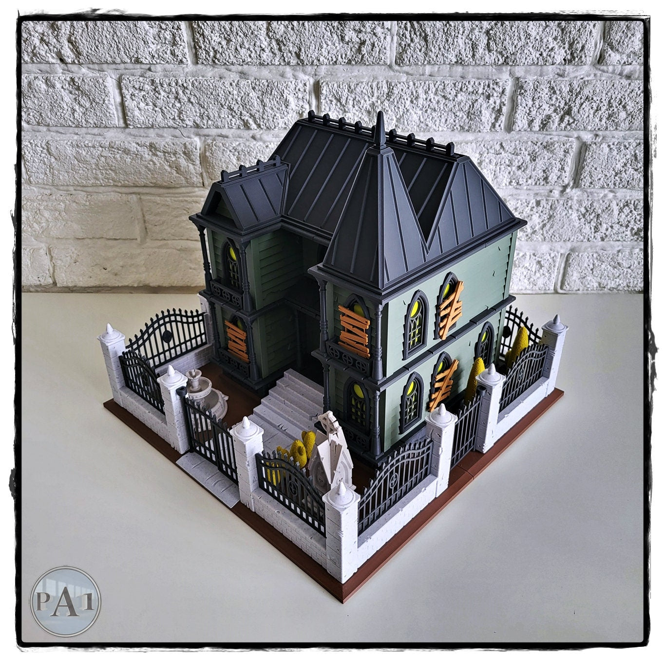 Abandoned Haunted House Diorama | Creepy Miniature Home Decor for Collectors & Model Fans