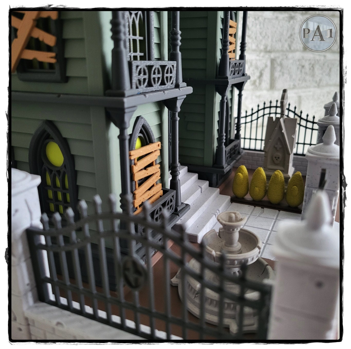 Abandoned Haunted House Diorama | Creepy Miniature Home Decor for Collectors & Model Fans