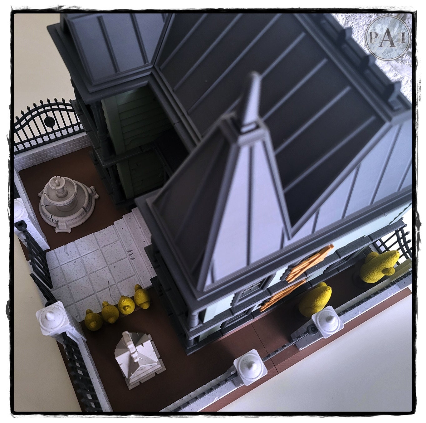 Abandoned Haunted House Diorama | Creepy Miniature Home Decor for Collectors & Model Fans