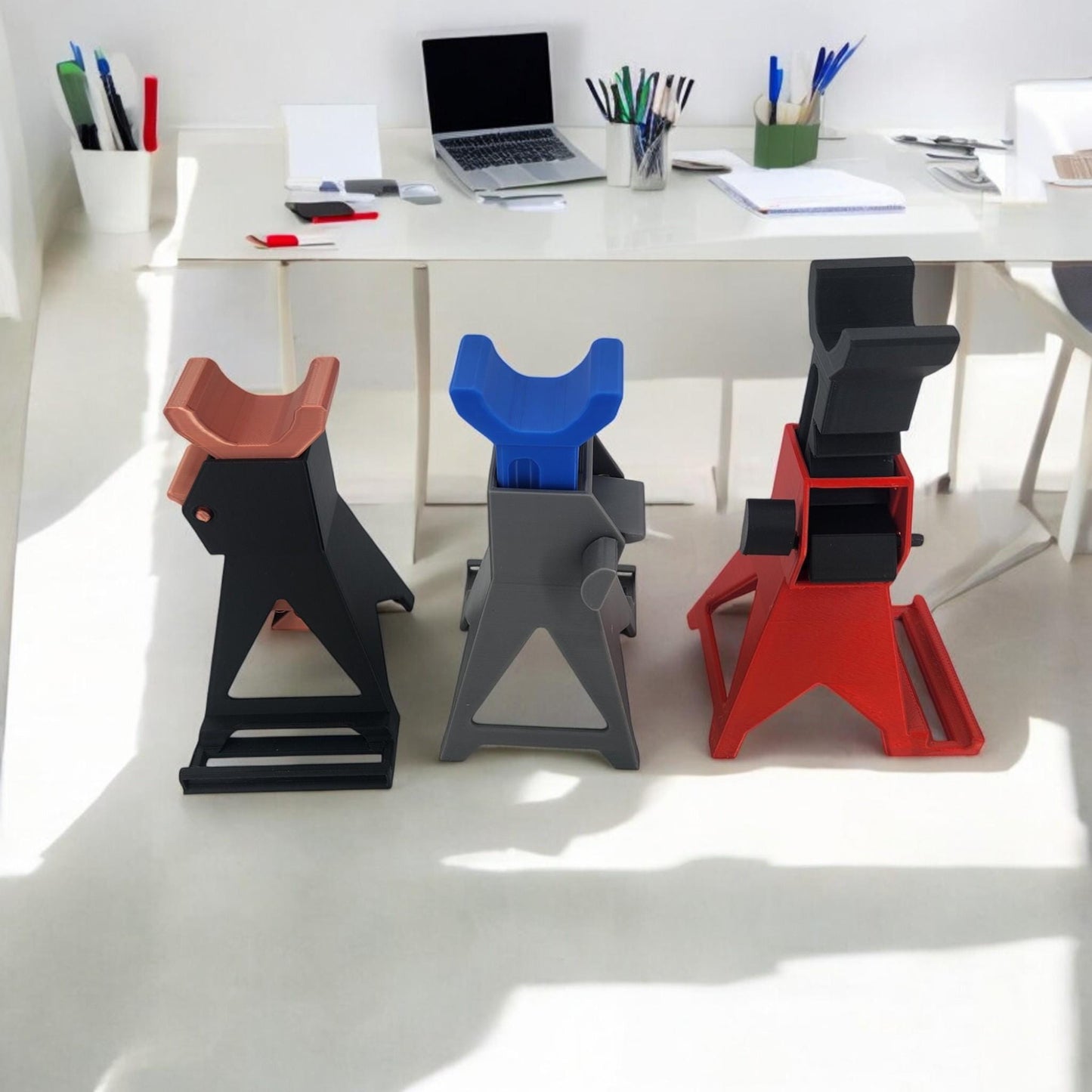 Jack stand phone Holder | Gift for Car Enthusiasts, Mechanics & Petrol Lovers | Desk Arrangement, Birthday Gift