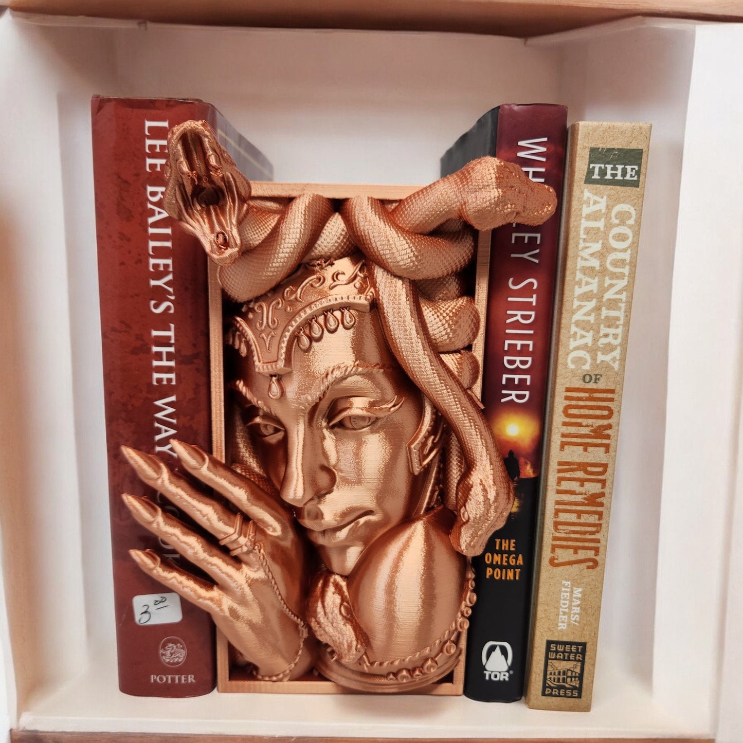 Medusa Book Nook Sculpture, Greek Mythology Shelf Décor, Unique Fantasy Bookends, Ideal Readers Gift, Mythical Art