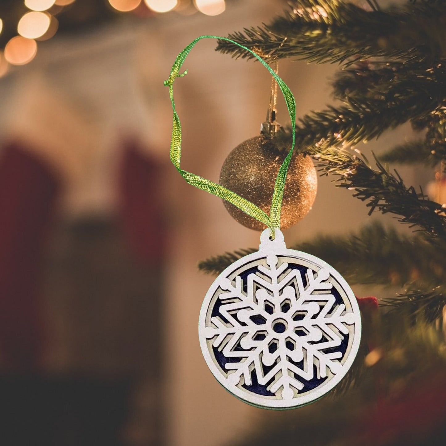 Laser Cut Wooden Round Bauble Snowflake Christmas Ornament - Elegant Holiday Decor