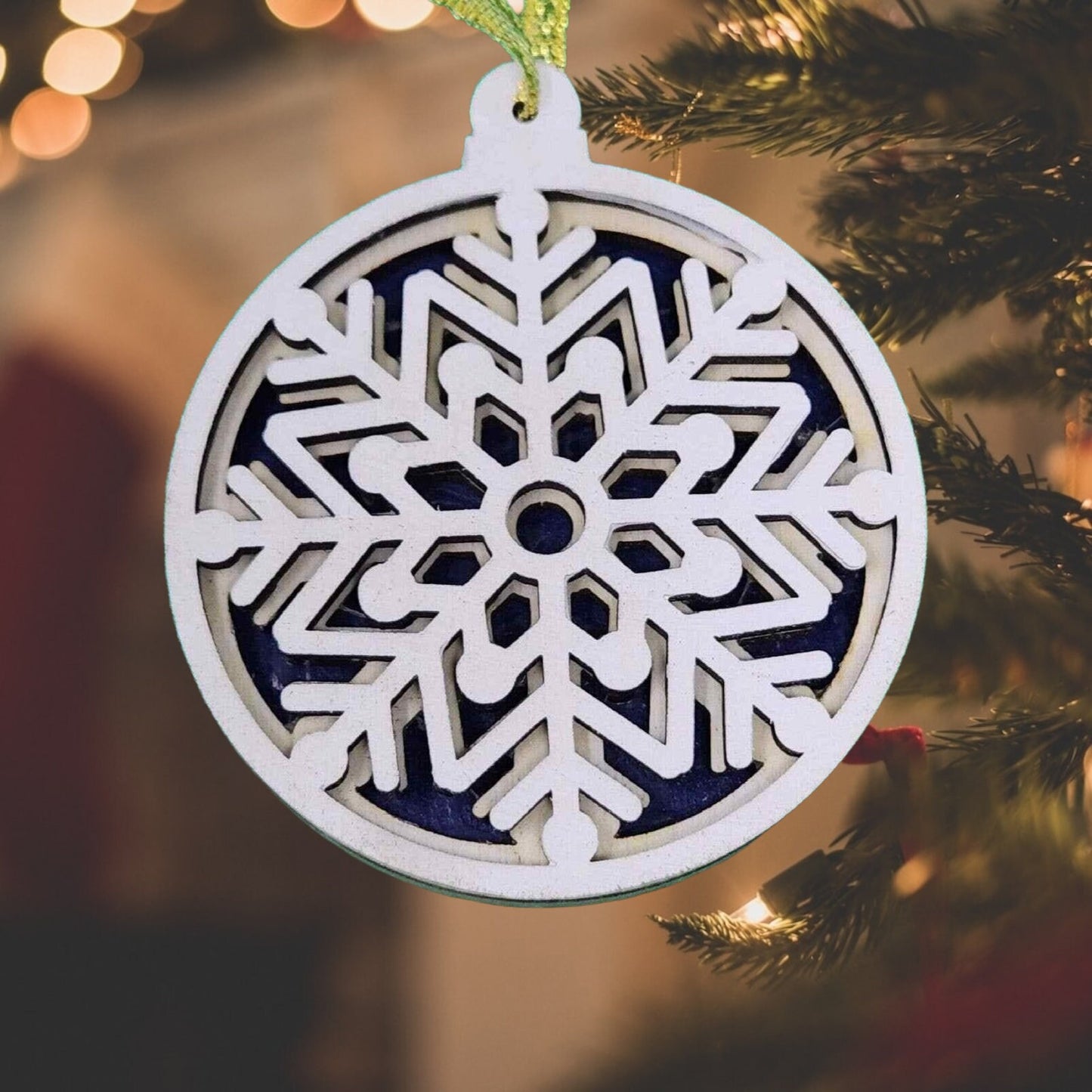 Laser Cut Wooden Round Bauble Snowflake Christmas Ornament - Elegant Holiday Decor