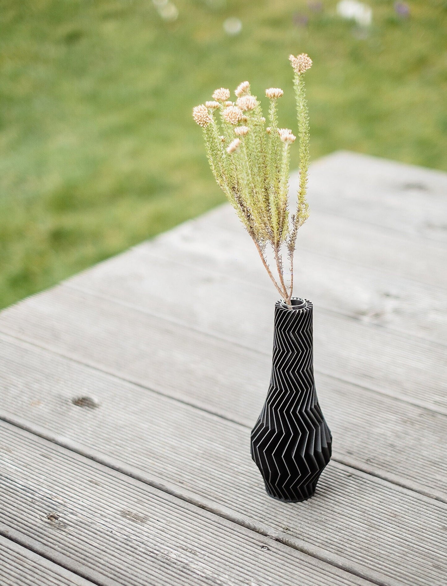 Tall Zigzag Pattern Bud Vase - Elegant Modern Table Centerpiece for Flowers & Christmas Decor